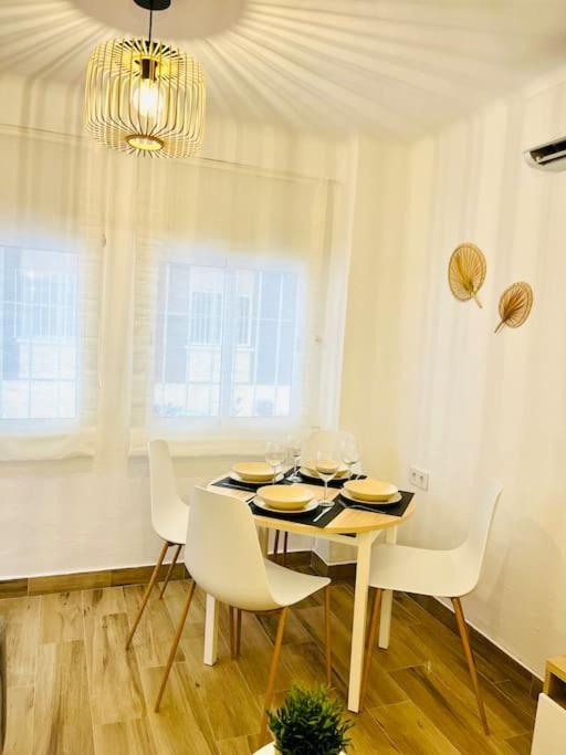 New Spacious And Cozy Apartment - Малага Екстер'єр фото