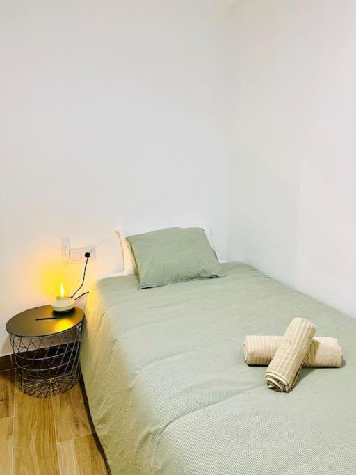 New Spacious And Cozy Apartment - Малага Екстер'єр фото